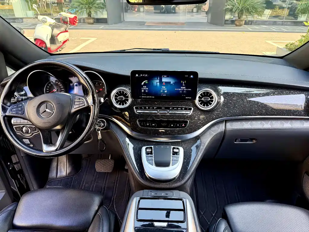 MERCEDES-BENZ V CLASS