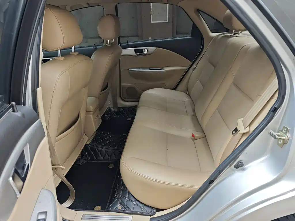 Buick Excelle — миниатюра 7