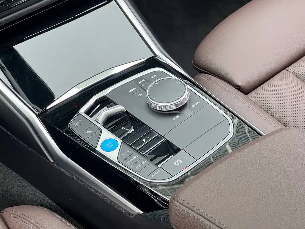 BMW i3 — миниатюра 11