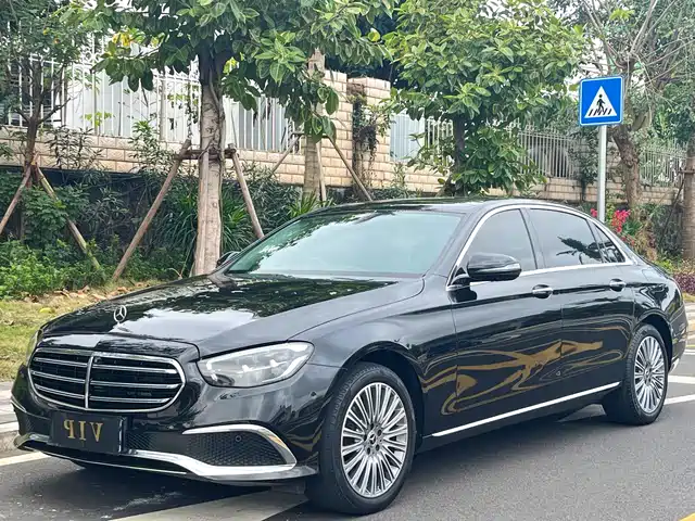 MERCEDES-BENZ E CLASS