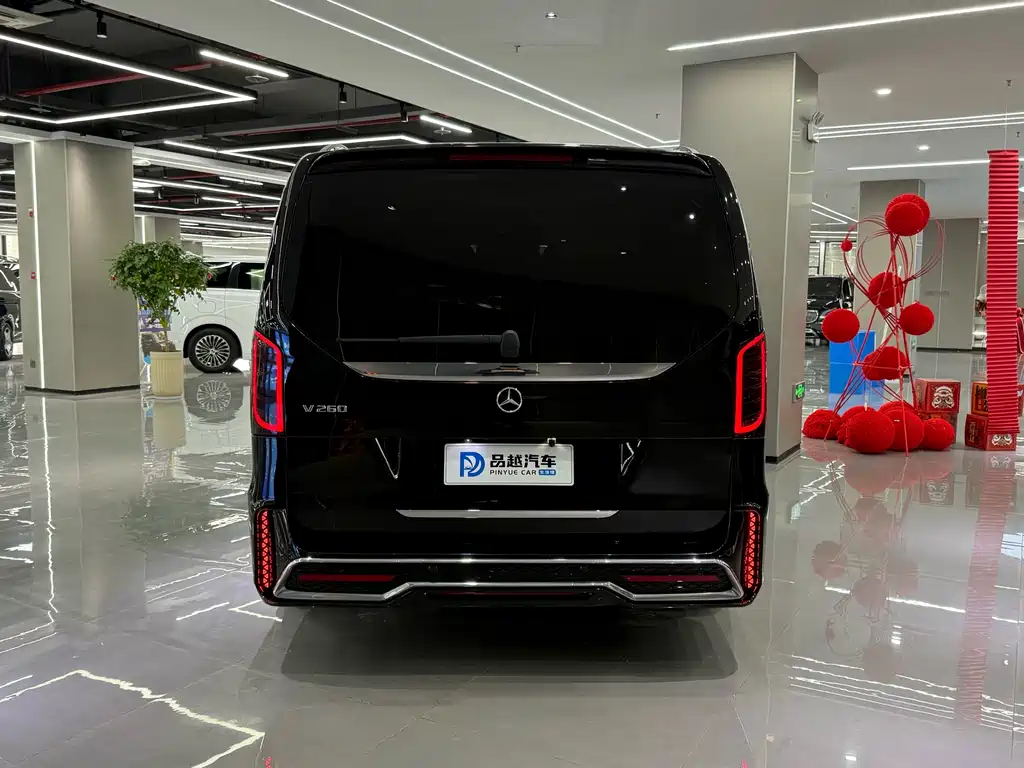 MERCEDES-BENZ V CLASS