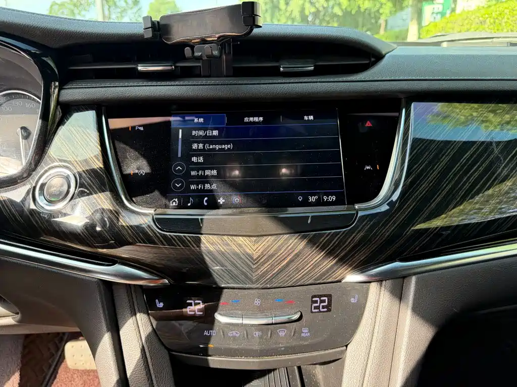 Cadillac XT6 — миниатюра 10