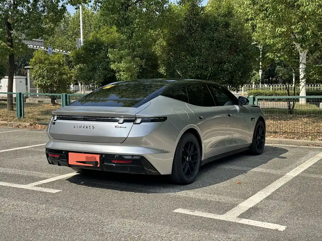 Lynk & Co 10 — миниатюра 6