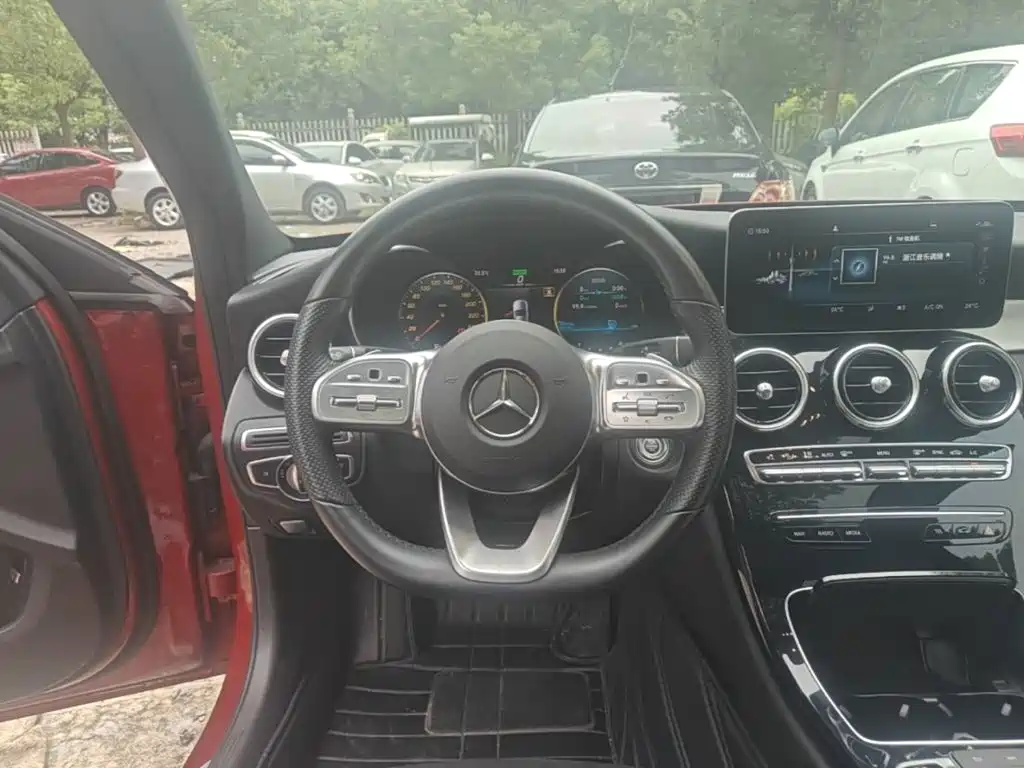 Mercedes-Benz C-Class — миниатюра 11