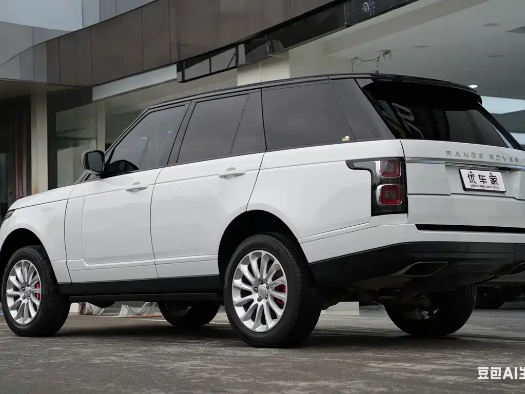 Land Rover Range Rover 2022 3.0 L6 360PS
