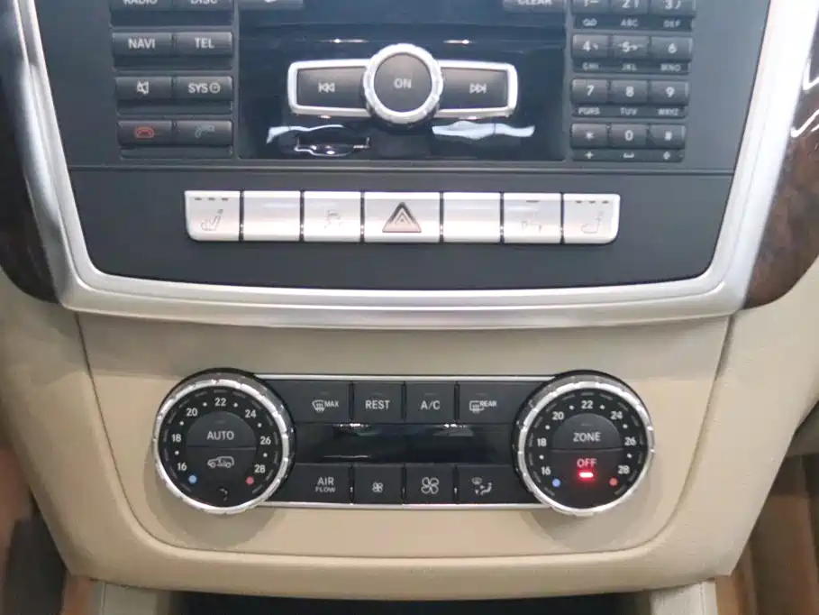 Mercedes-Benz M-Class — миниатюра 9