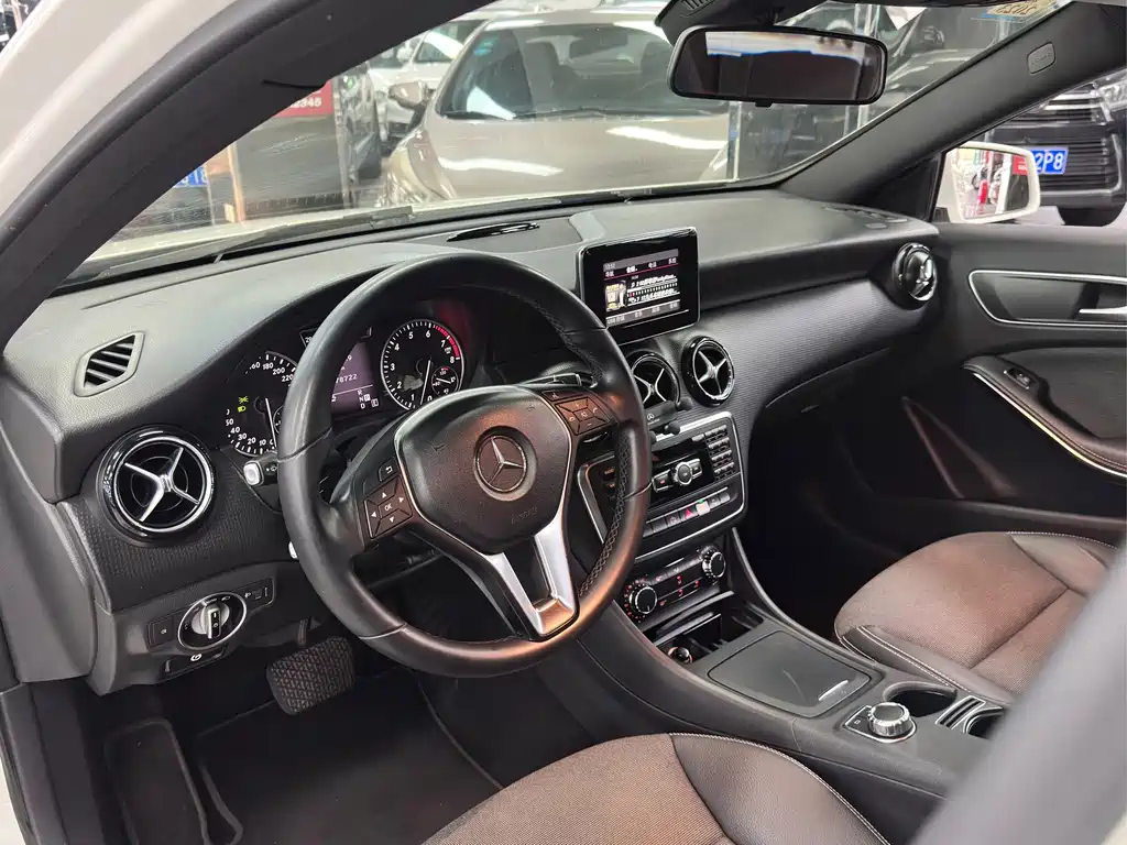 Mercedes-Benz A-Class (Import) — миниатюра 7