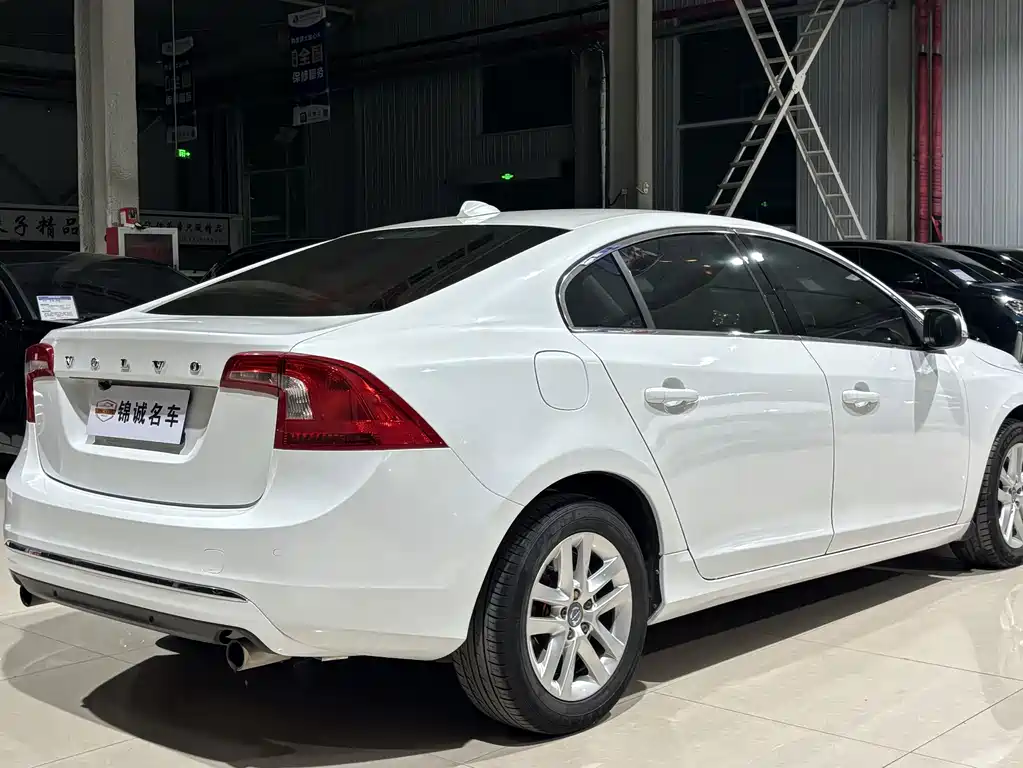 Volvo S60 — миниатюра 4