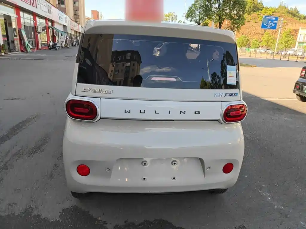 Wuling MINIEV — миниатюра 6