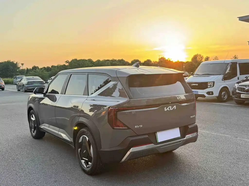 Kia EV5 — миниатюра 8