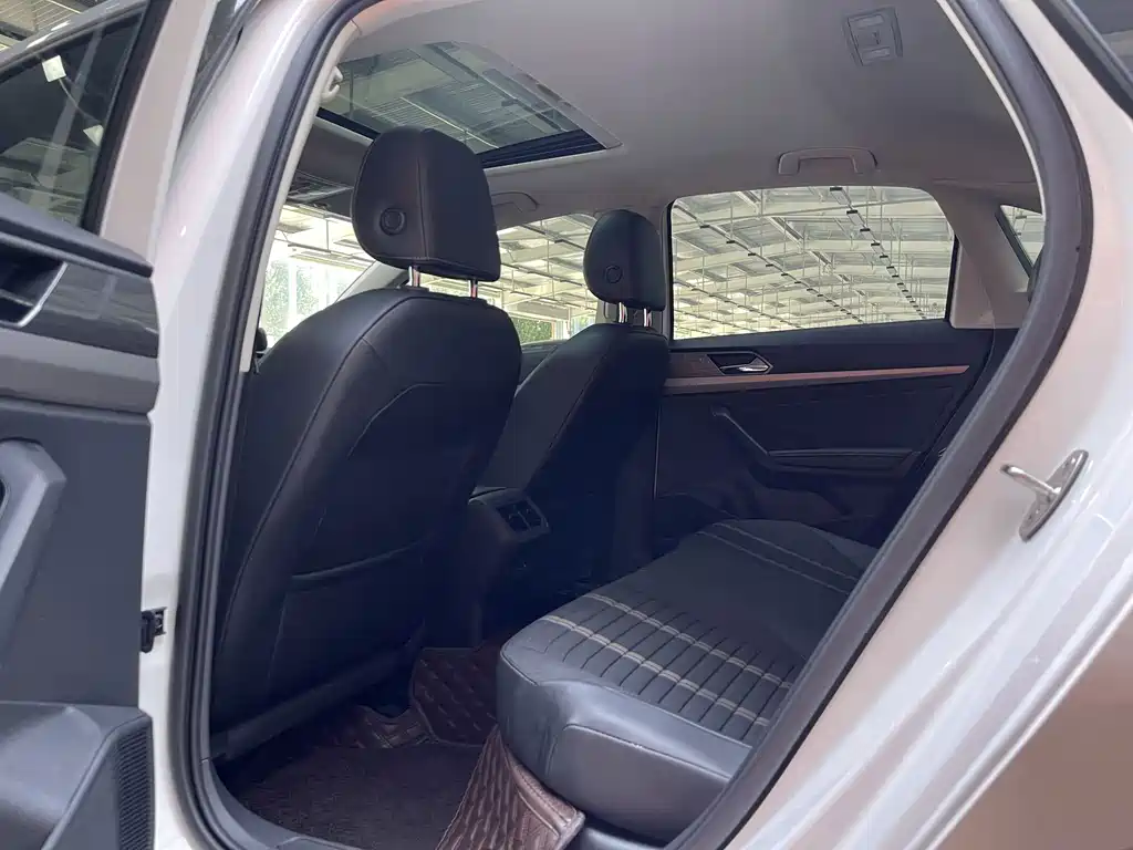 Volkswagen Lavida — миниатюра 11