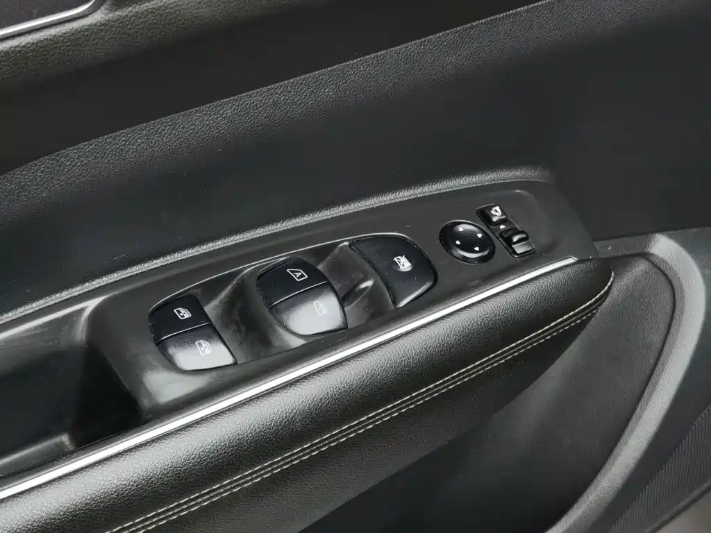 Renault Koleos — миниатюра 9