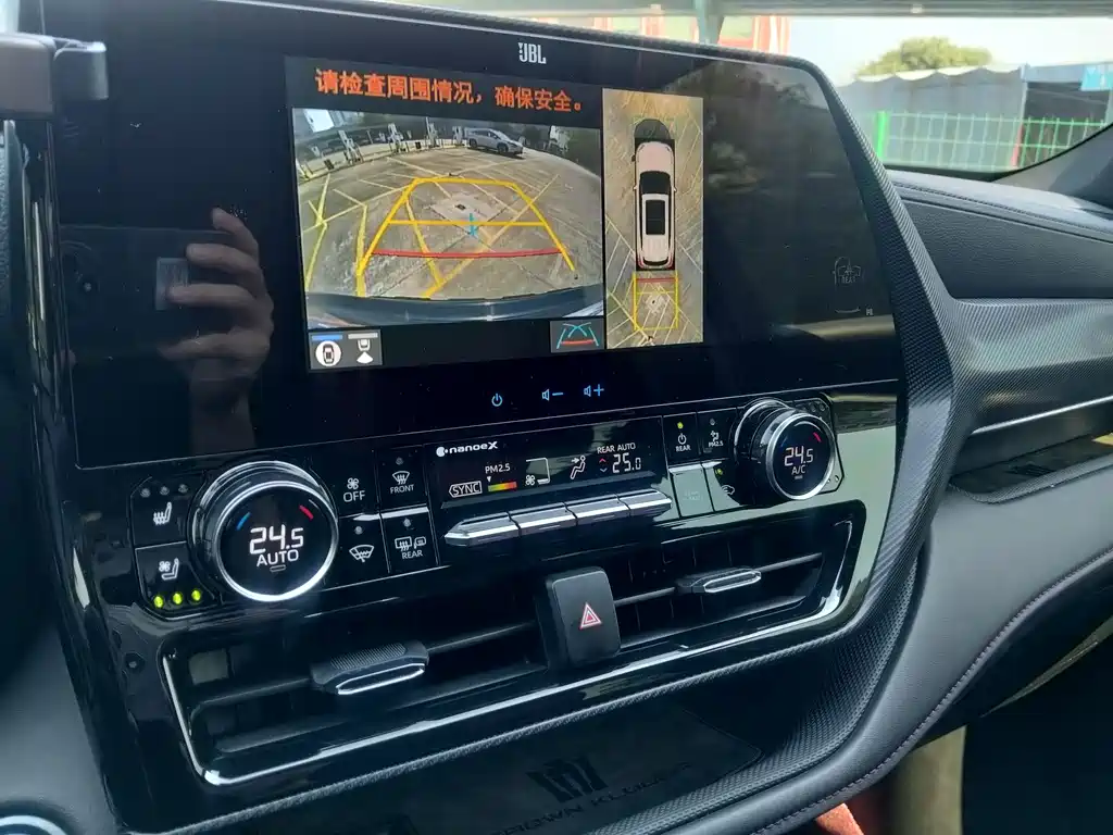 Toyota Crown Kluger — миниатюра 8