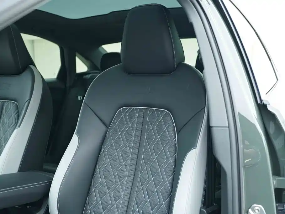 Audi A5L — миниатюра 12