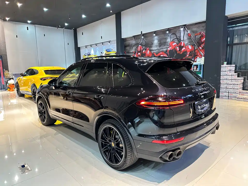 Porsche Cayenne 2016 Cayenne Turbo S 4.8T