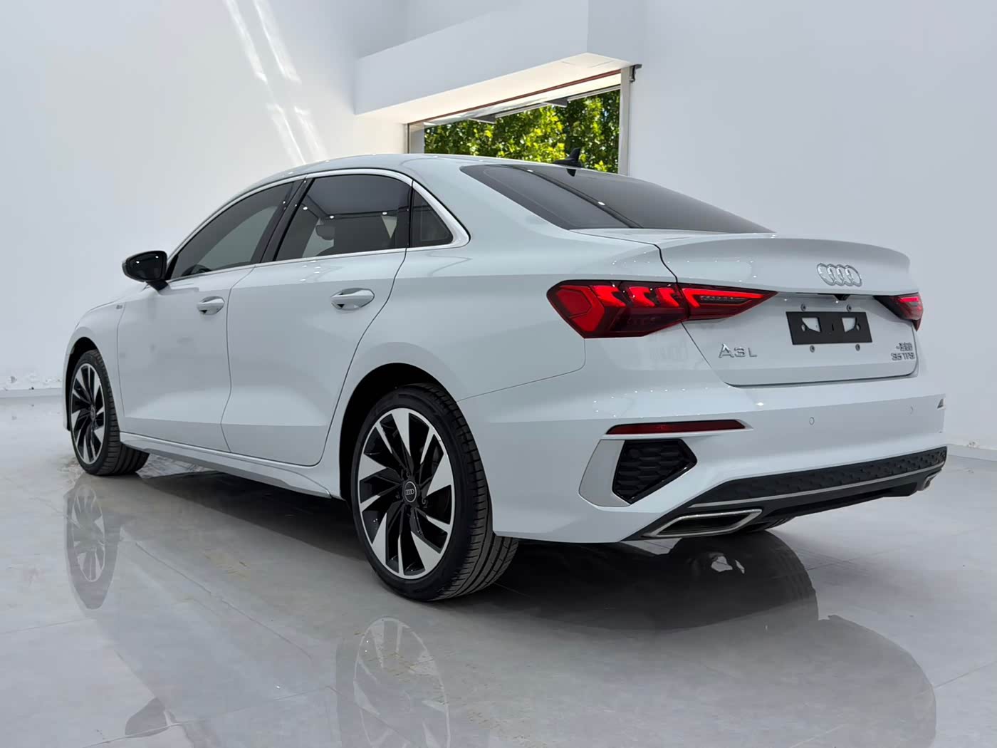 Audi A3 1.4 л 2022 г. Белый, пробег 44000 км