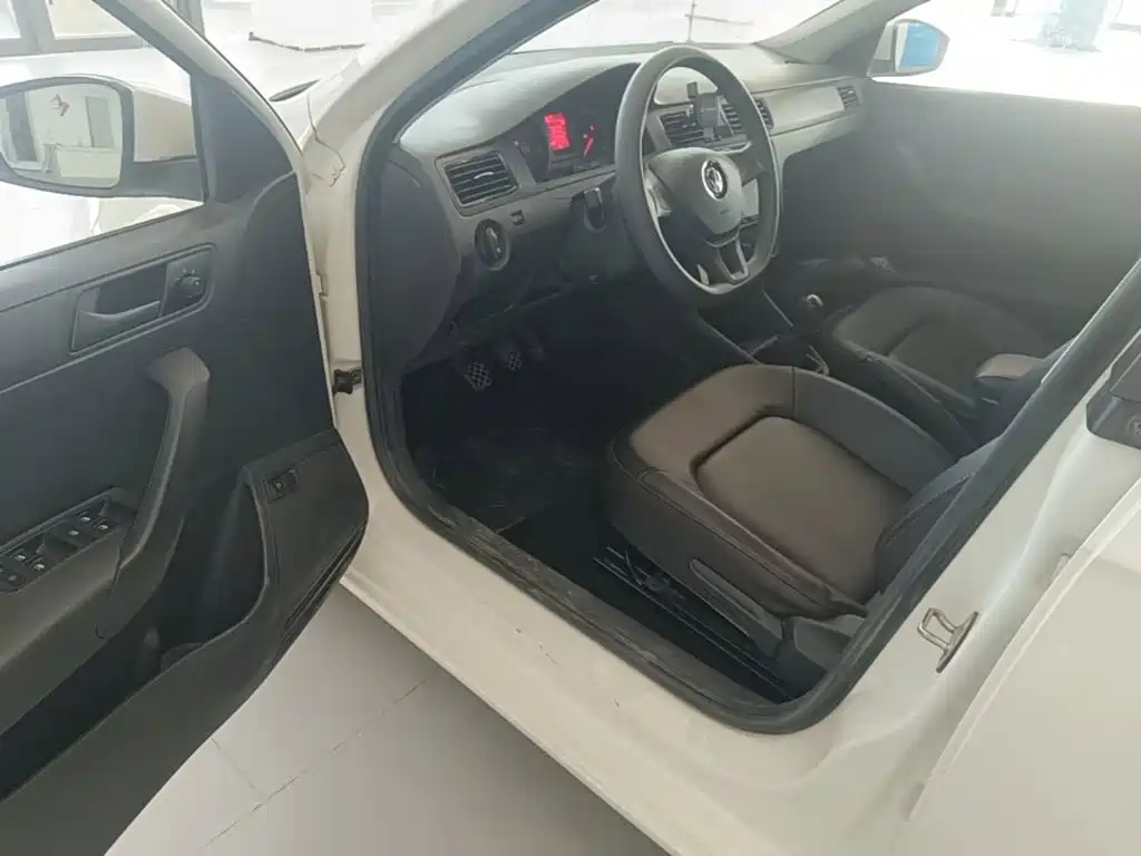 Volkswagen Santana — миниатюра 16