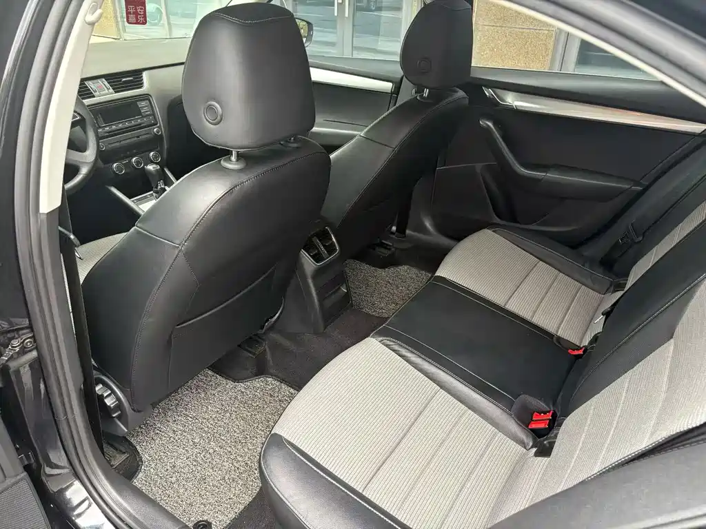 Skoda Octavia — миниатюра 9
