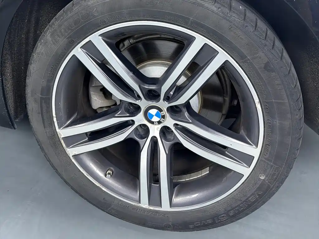BMW 5 Series — миниатюра 7