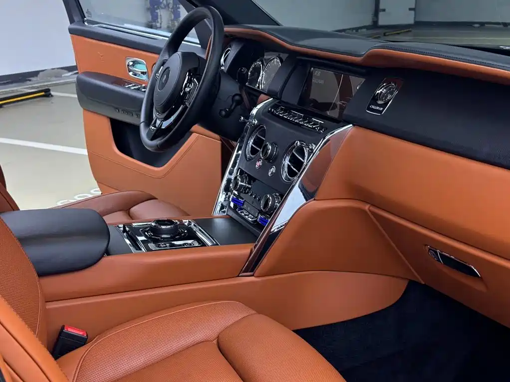Rolls-Royce Cullinan — миниатюра 14