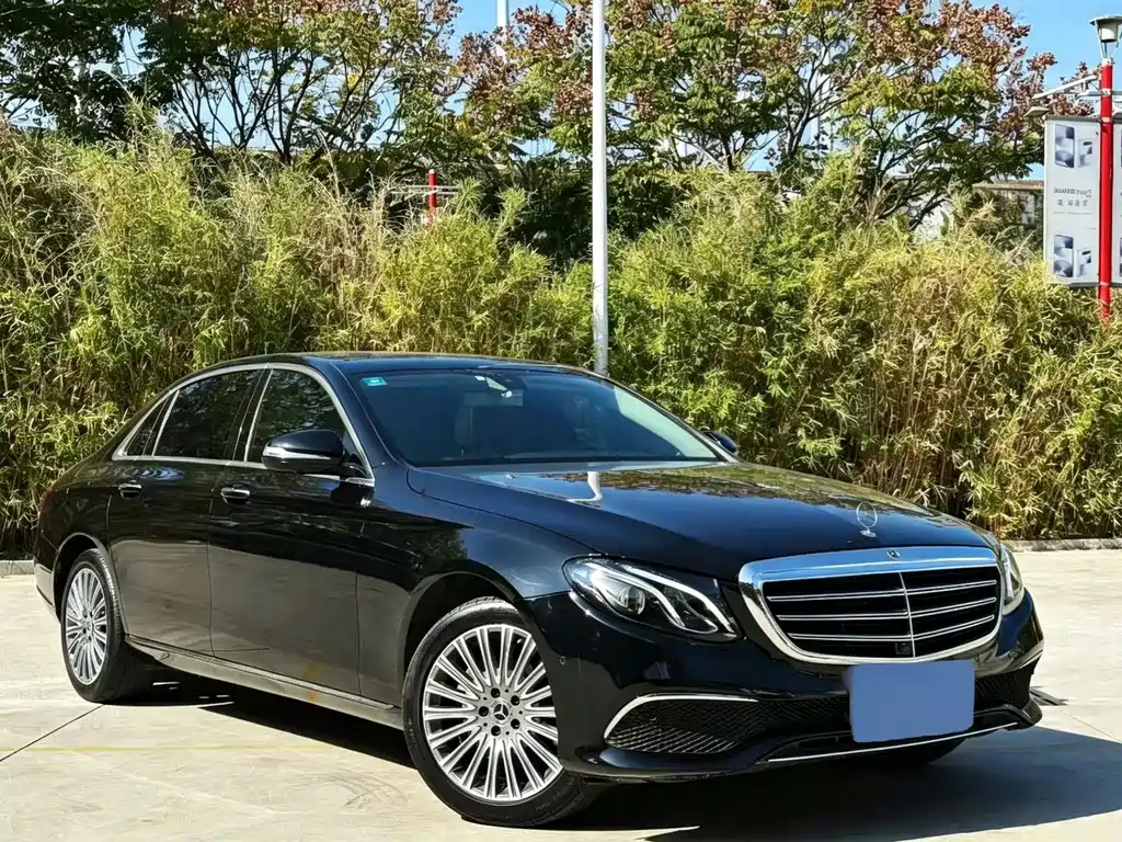 Mercedes-Benz E-Class — миниатюра 6