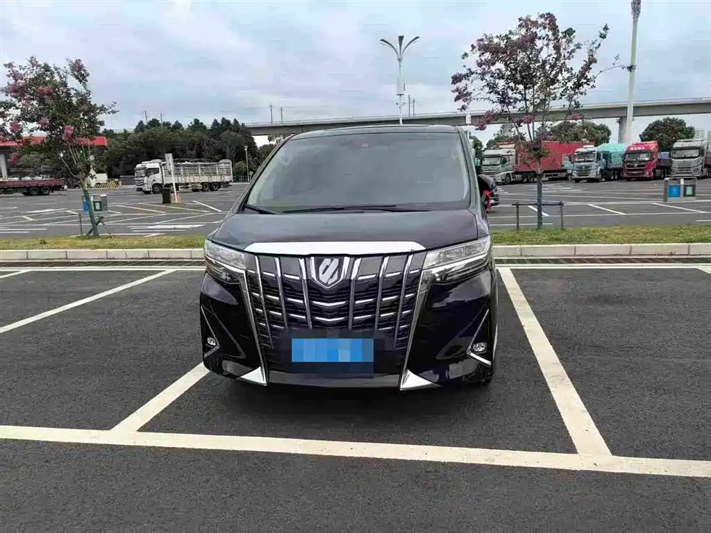 Toyota Alphard — миниатюра 2