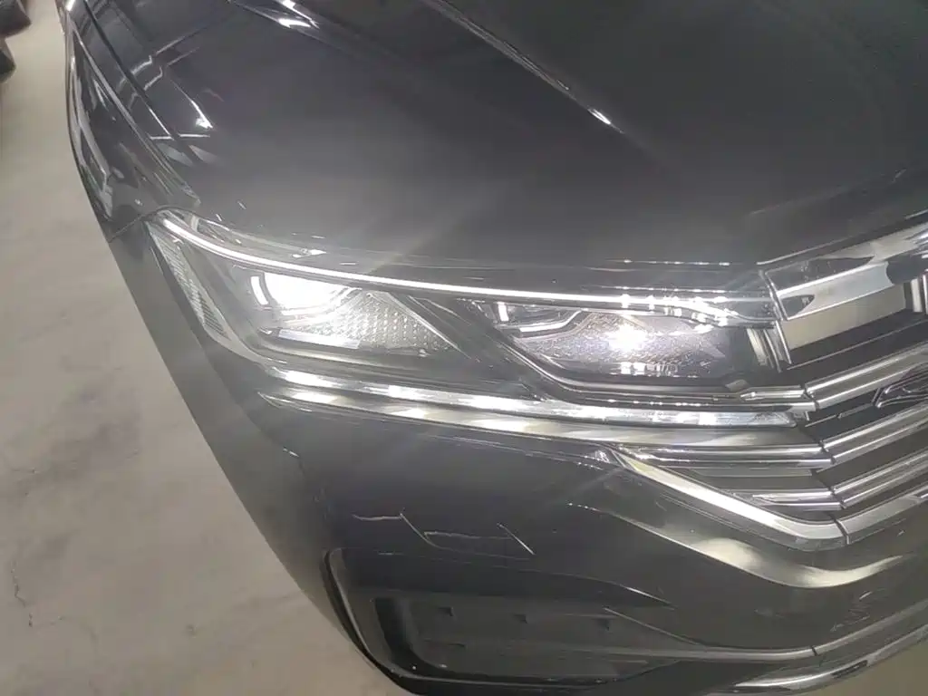 Volkswagen Touareg — миниатюра 8