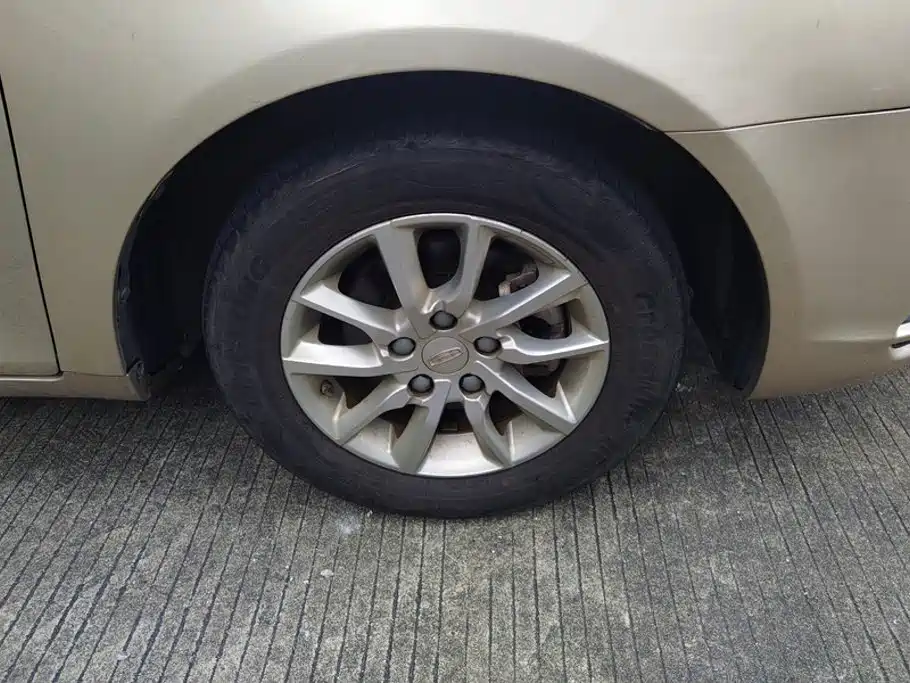 Geely Emgrand — миниатюра 6