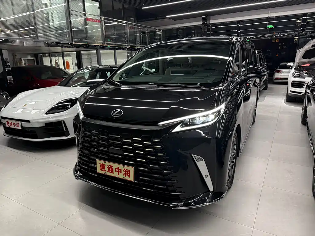 Lexus LM 2024