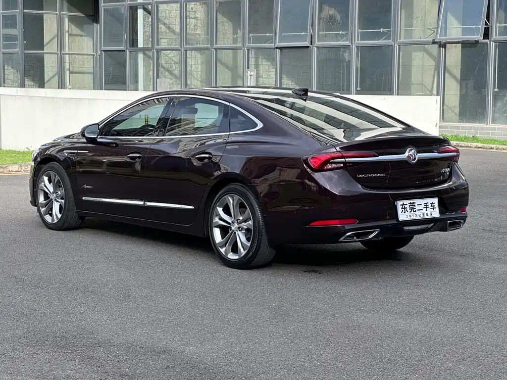 Buick LaCrosse — миниатюра 10