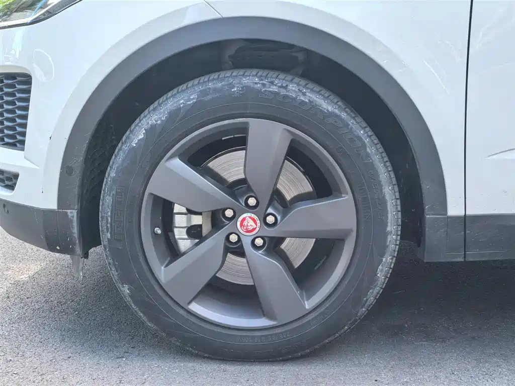 Jaguar E-PACE — миниатюра 20