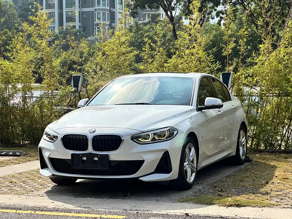 BMW 1 SERIES