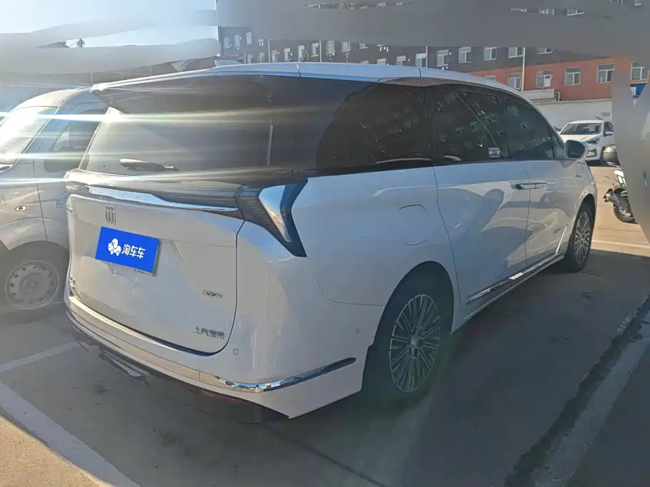 Buick GL8 Hybrid — миниатюра 3