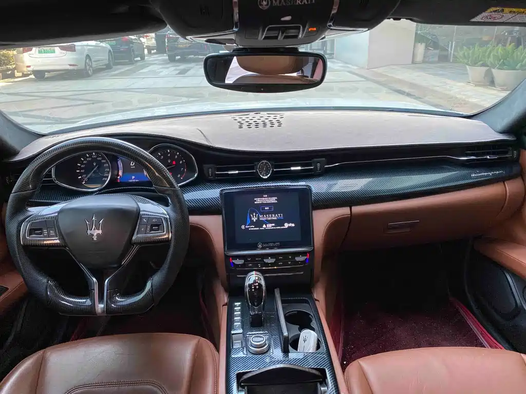 Maserati Quattroporte — миниатюра 4