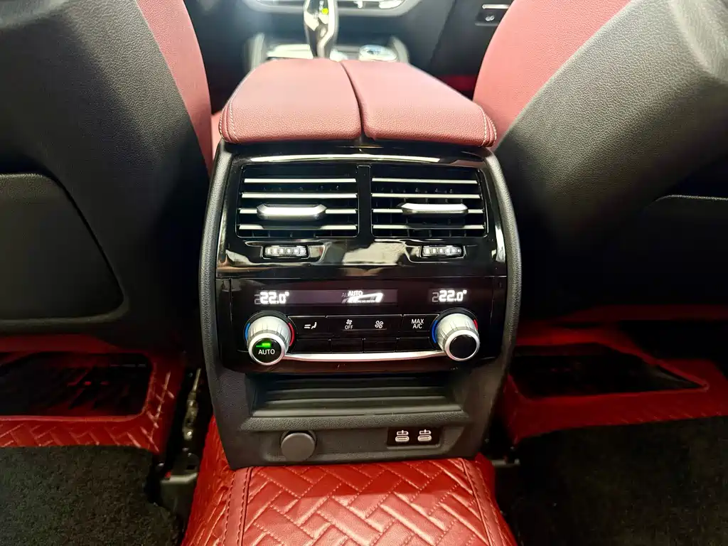 BMW 5 Series — миниатюра 10
