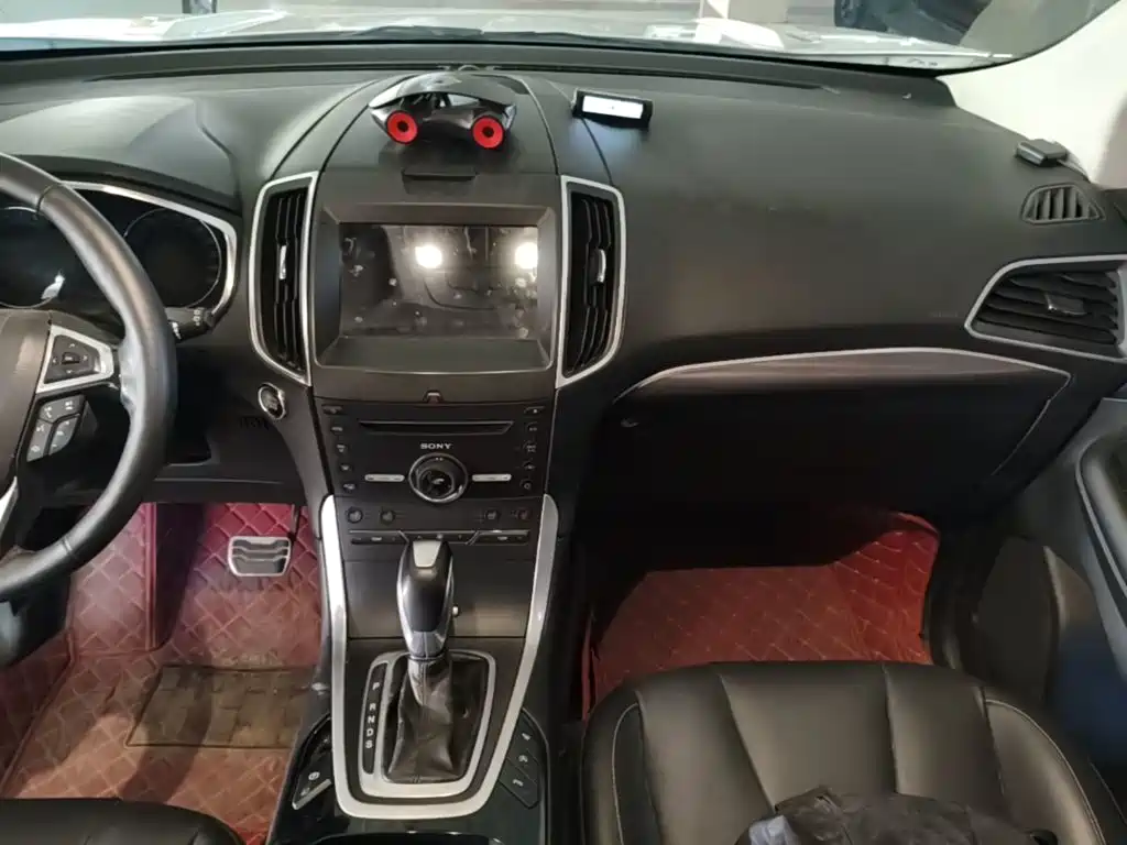 Ford Edge — миниатюра 13