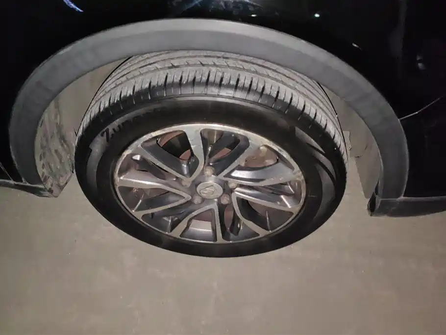 Baojun 730 2017 1.5T MT Premium 7 мест