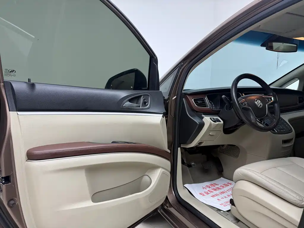 Buick GL8 — миниатюра 5