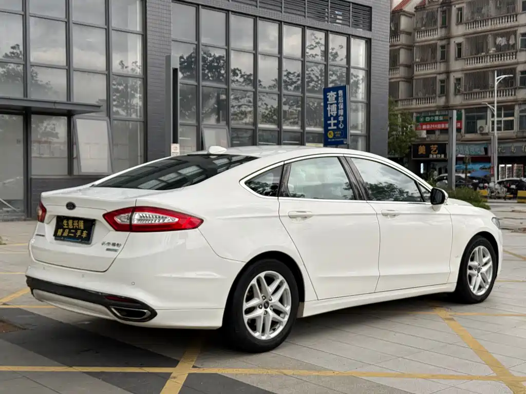 Ford Mondeo — миниатюра 6