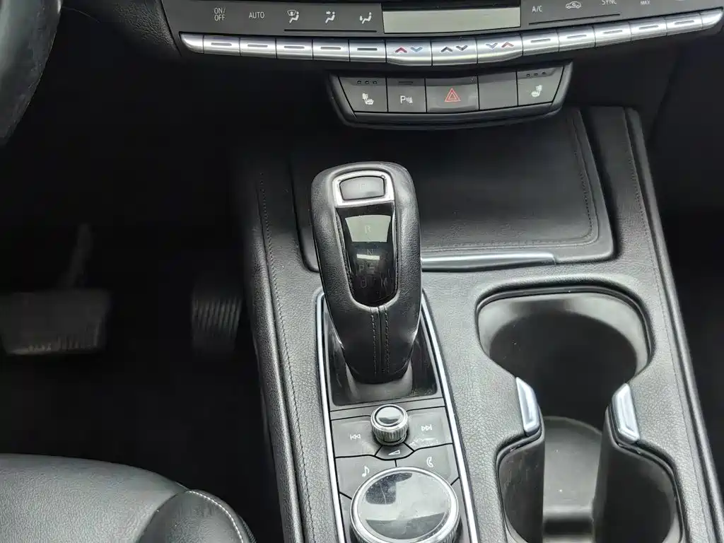 Cadillac XT4 — миниатюра 13
