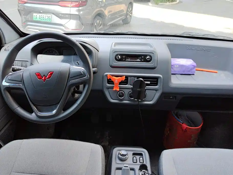 Wuling Yangguang — миниатюра 13