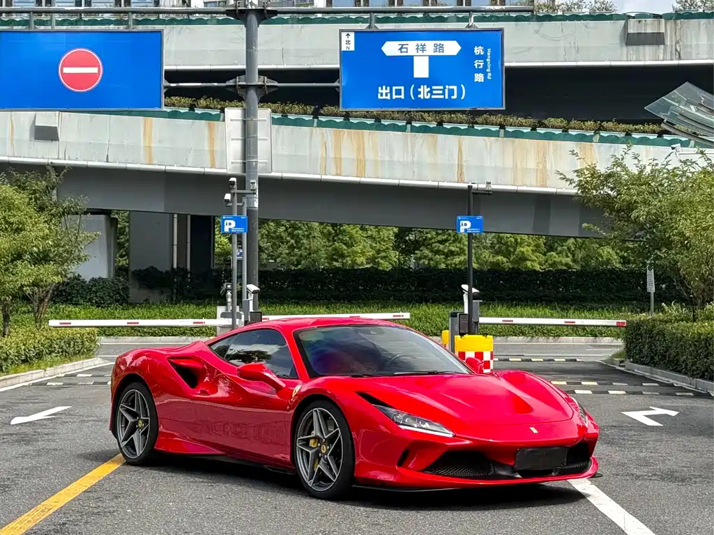 Ferrari F8 — миниатюра 2