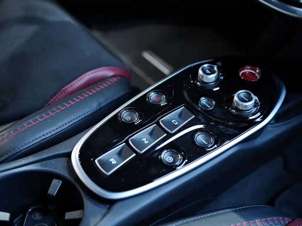 McLaren GT — миниатюра 28