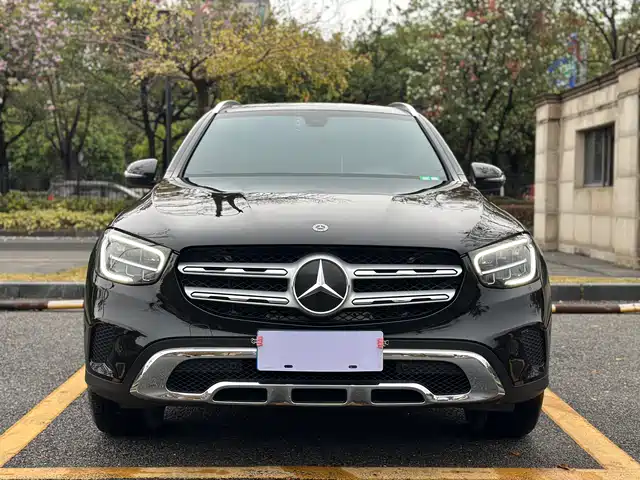 MERCEDES-BENZ GLC