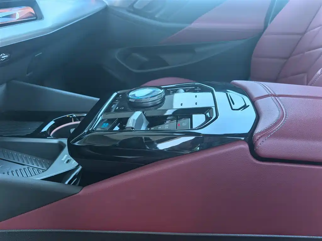 BMW i5 — миниатюра 17