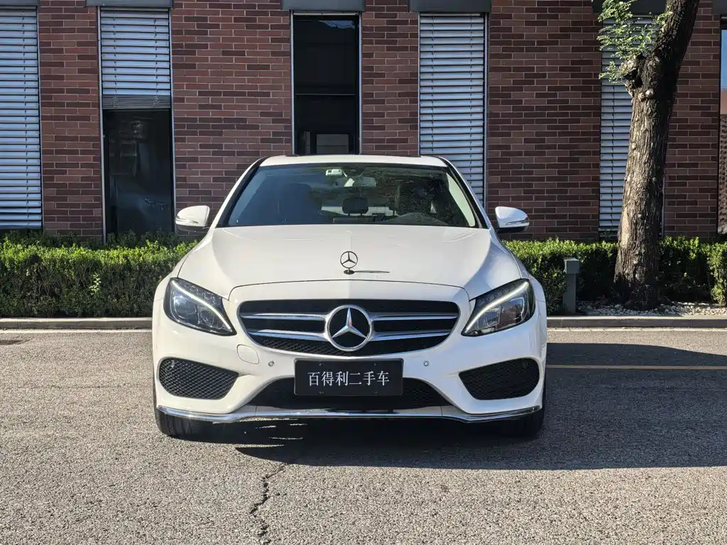 Mercedes-Benz C-Class — миниатюра 11