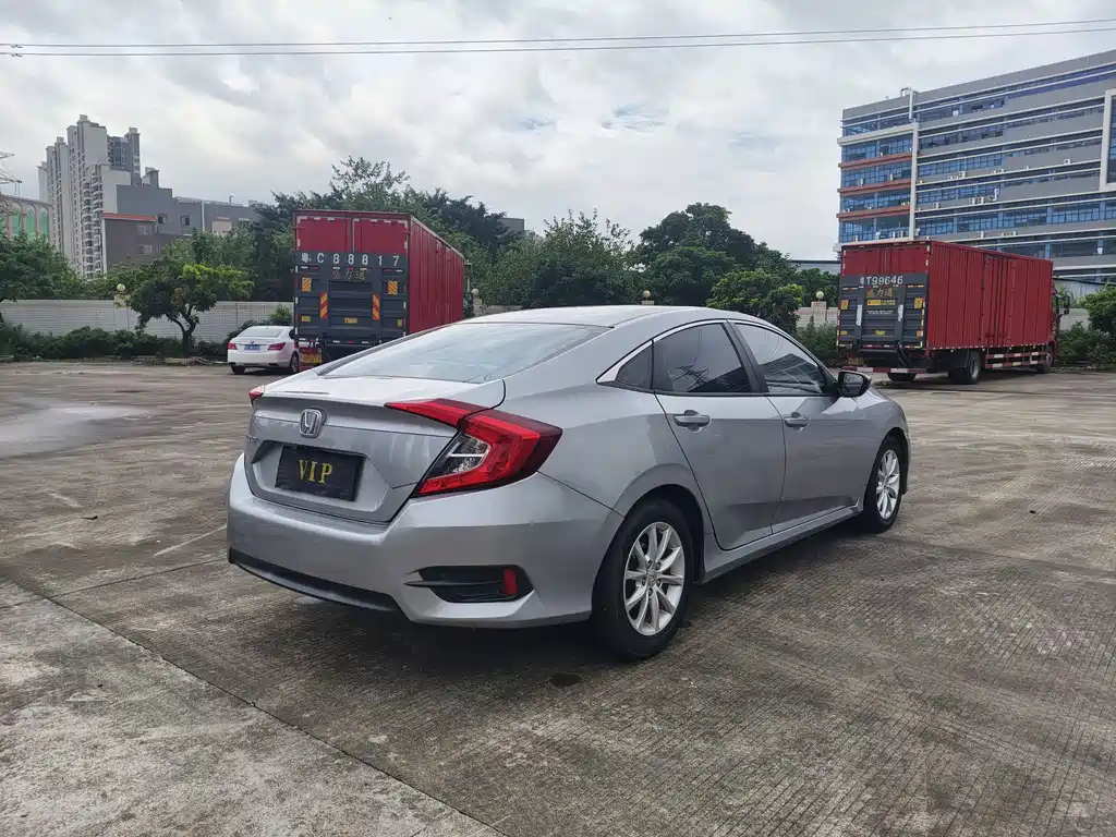 Honda Civic — миниатюра 6