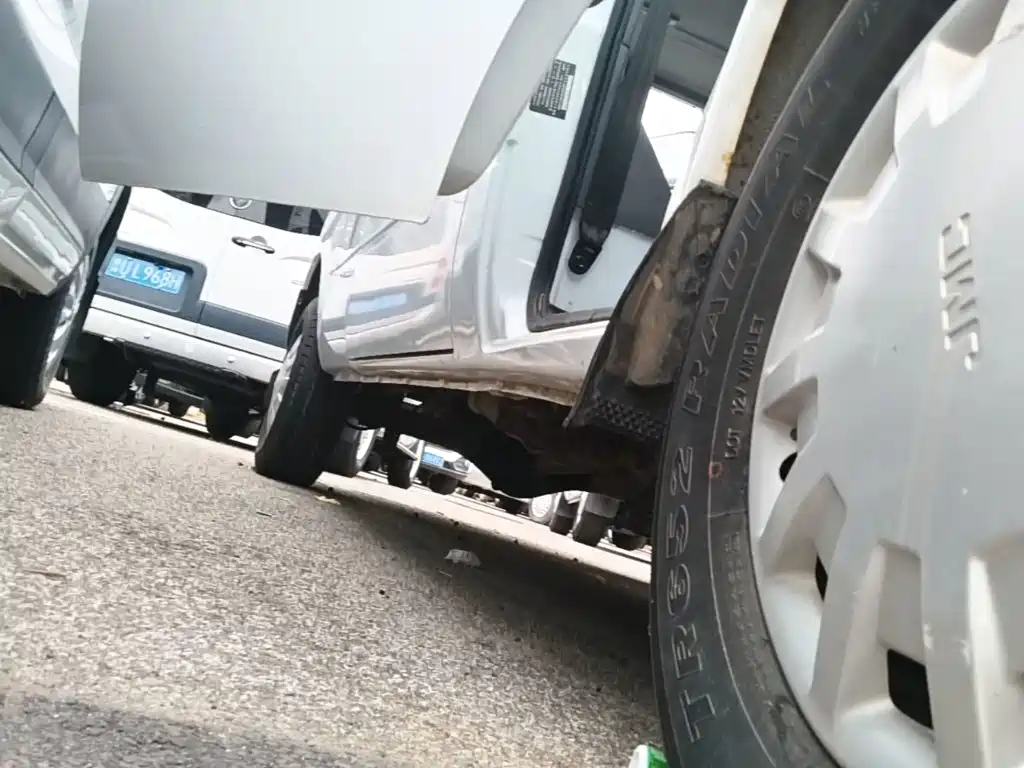 JMC Tesla — миниатюра 21