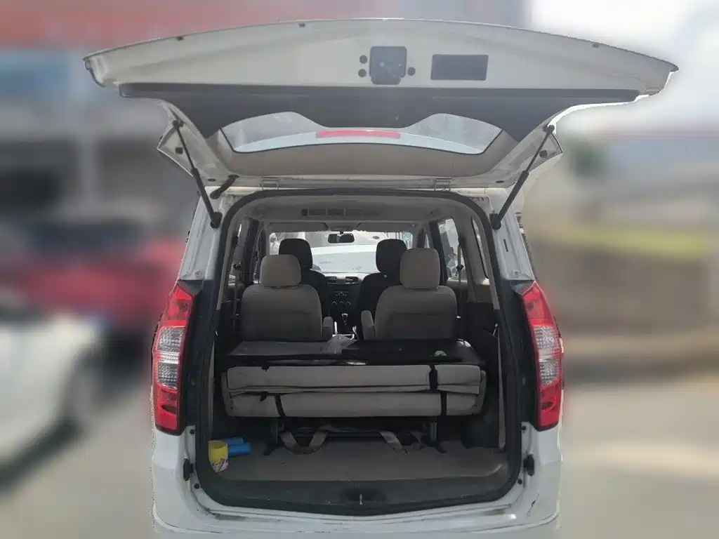 Wuling Hongguang — миниатюра 15
