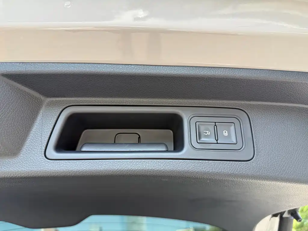 BYD PLUS New Energy — миниатюра 14